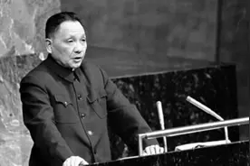 1974年，邓小平在联大发言，摄像机拍下完整过程！