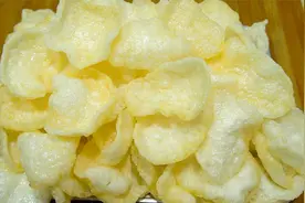 想吃虾片不用买，告诉你配方在家做，15秒出一锅，放7天也很脆