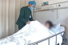 16岁男孩吃冰淇淋后腹痛四天，医生检查后结果令人意外视频封面