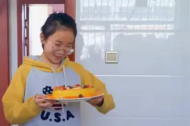 老公生日闺女送的礼物是啥？又花压岁钱又亲手做得到老公的夸