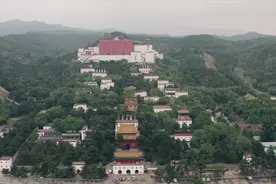 乾隆皇帝为甄嬛建了个布达拉宫，就在承德避暑山庄北边