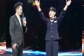 漂亮地铁站小姐姐，自编安全手势舞，学会它不怕坐地铁被门夹！