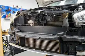 前后铝合金防撞梁，Q50用料确实“豪华级”视频封面