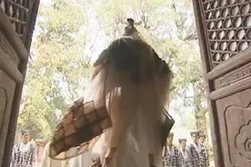 倚天屠龙记：武当大师张三丰，终于闭关出来了！竟还参透这般绝学视频封面