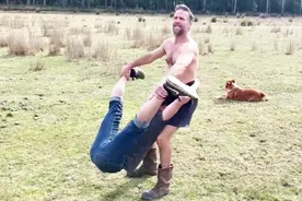 如何在30秒内，让身体变得灵活柔韧？