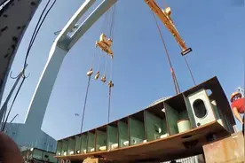 美国正式开工建造福特级航母三号舰 造价比首舰还要高7亿美元视频封面