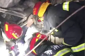 救援现场曝光！江苏盐城化工厂爆炸 又发现3名被困人员正全力救援视频封面