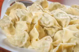 茴香馅饺子这样调，味道鲜美不出水，馅料成团不破皮