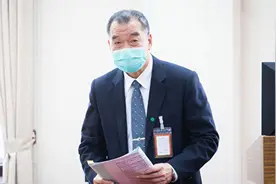 台湾有射程超三千公里远程导弹？绿媒很兴奋，邱国正不吭声了视频封面