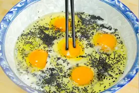 一碗面粉5个鸡蛋，教你创意新吃法，5分钟一锅，上桌孩子抢着吃