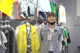 现在为啥服装生意不好干了？卖了15年服装的东北大姐说出根本原因视频封面