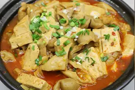天冷了要吃点热乎的，教你做砂锅肥肠炖豆腐，出锅就被吃光了，香视频封面