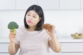 患上胆囊炎，哪些食物不能吃？三甲医生告诉你
