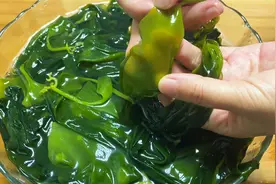 上汤海带苗的家常做法，加几颗干贝，鲜嫩又爽脆，福建人的家常菜视频封面