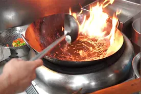 【酒店级炒饭】 一流炒功 非常精緻 新鲜食材 色香味俱全 !