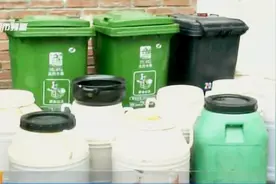 餐馆泔水无人回收 美食街里散发恶臭视频封面