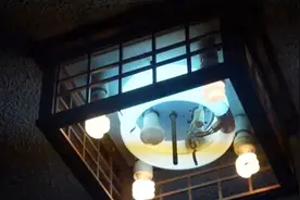 家里的灯泡滋滋乱闪很害怕，小伙教你找出原因自己修理视频封面