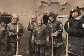 11级风、零下15度！风沙暴雪封门老人被困 民警奋战2小时救出视频封面