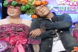 农村大妈激情上演舞蹈《美丽姑娘》全场火爆，评委互动乖巧可人视频封面