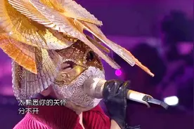 蒙面唱将一首《忽然之间》惊艳全场，只剩静静的聆听！视频封面