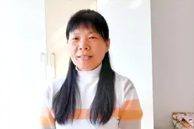 做自媒体加黄v与没加黄V收入差多少，加v一万播放量收益是多少？视频封面