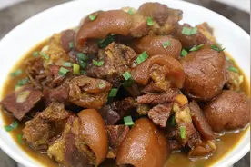 红烧羊肉这样做才好吃，教你小技巧，羊肉软烂鲜香，没膻味没腥味视频封面