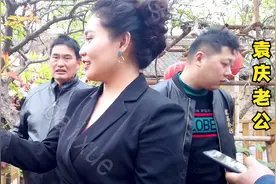 美女袁庆首次携老公来找大衣哥，大衣嫂啥表情？视频封面