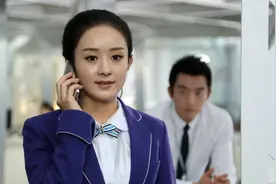 漂亮女孩第一天上班，就摊上了大事视频封面
