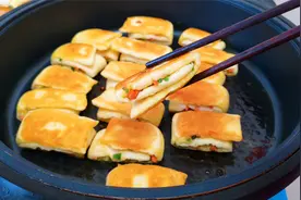 家里有面粉就能做的火腿发面饼，蓬松暄软，做法简单又好吃视频封面