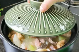 我家一周要吃两三次的一锅鲜，5种食材做一锅真开胃，汤汁都吃光视频封面