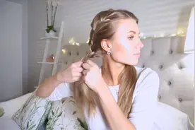 参加聚会这么弄发型，简单却优雅大方，女人味十足