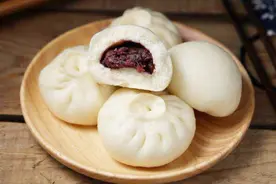 豆沙包这样做，Q弹美味，一次蒸一锅，吃起来美得很视频封面