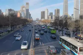 GDP超万亿城市增至24座，北京成为全国首个4万亿城市视频封面