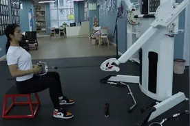 背部练了很久没有效果？试试这几个器械动作， 助出雄壮的背部视频封面