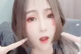 最近抖音爆红的一首《娃娃脸》，都美女们承包了，实在是太好看了