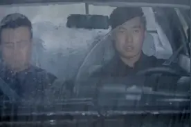 刑警大结局：刑警队长执行任务中，却遭遇意外牺牲，英雄一路走好视频封面