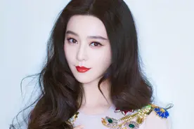 38岁范冰冰近照曝光，妆容朴素不似以往精致，肥圆胳膊抢镜视频封面