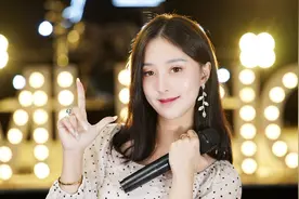 美女一首闽南语经典《人生的歌》，唱出了人生，让人久久回味！
