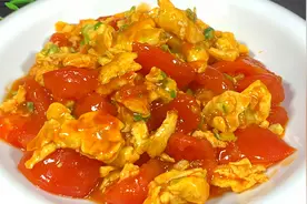 年薪30万大厨，教我西红柿炒鸡蛋做法，浓香又开胃视频封面