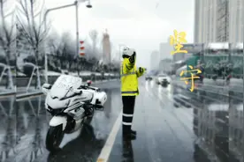 2021年武汉交警依旧与您在一起视频封面