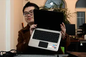 100块钱淘了一台惠普笔记本电脑，小伙开箱后感觉超值了！视频封面
