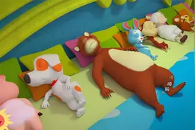 10个小动物宝宝一起睡觉，最后只有小公鸡一个人睡觉，太有趣了