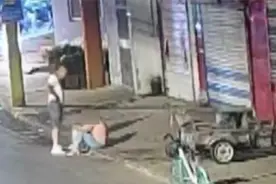 济南一男子假装搀扶醉酒女，突然强吻还偷走价值4万金项链视频封面