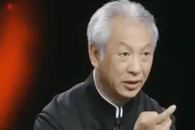 男子花100万买了一块石头，专家：收藏这个还得稍稍要冷静一点！视频封面