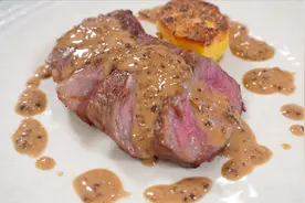 白胡椒酱来了解下 吃牛排不是只有黑胡椒酱   配澳洲M7和牛刚刚好