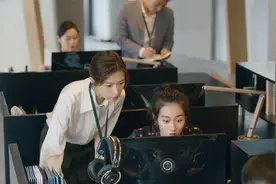 简言的夏冬：小助理是真壕，上司搞不到的邀请函，被她当垃圾邮件视频封面