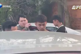 女子科目二连挂5次，只能重新报名，4任教练同时到场指导表情复杂视频封面