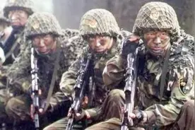 为什么特种兵脸上涂油彩，特警却要戴面罩？老兵：都为了家人