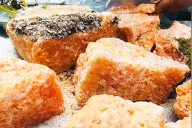 难得一见的野生石蜂蜜，是真有那些神奇的功效，还是被吹神了视频封面