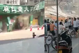广东江门江海区一市场附近房屋倒塌 市民拍下惊险瞬间